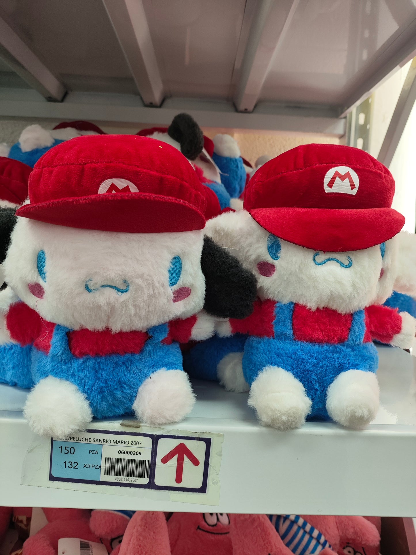 Peluche sanrio Mario